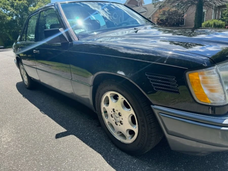 1995 Mercedes-Benz W124 E-Class - Image 9 of 23