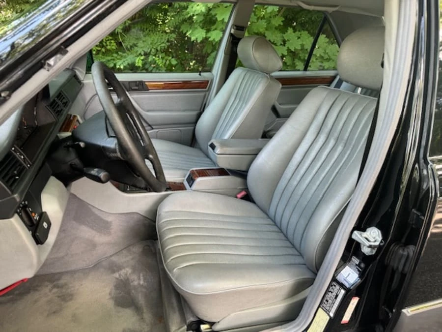 1995 Mercedes-Benz W124 E-Class - Image 13 of 23