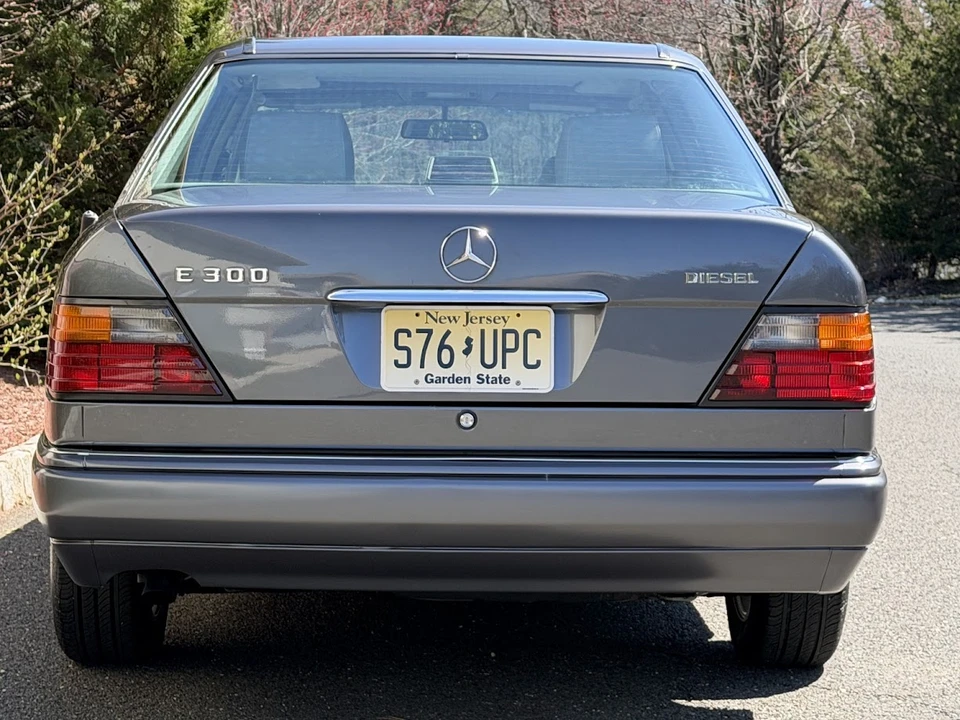 1995 Mercedes-Benz W124 E-Class - Image 19 of 31