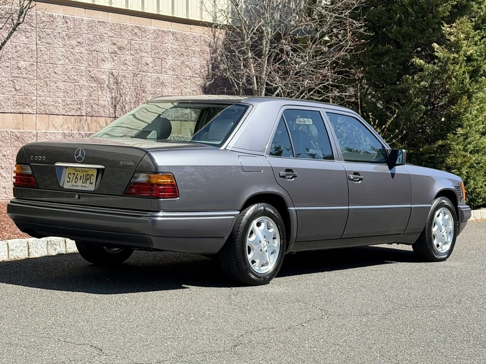 1995 Mercedes-Benz W124 E-Class - Image 15 of 31