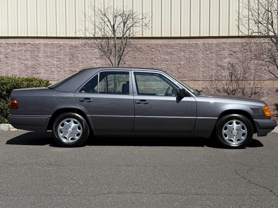 1995 Mercedes-Benz W124 E-Class - Image 14 of 31