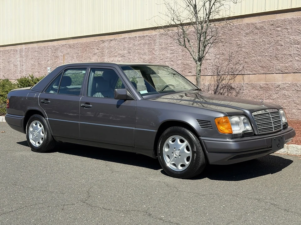 1995 Mercedes-Benz W124 E-Class - Image 13 of 31