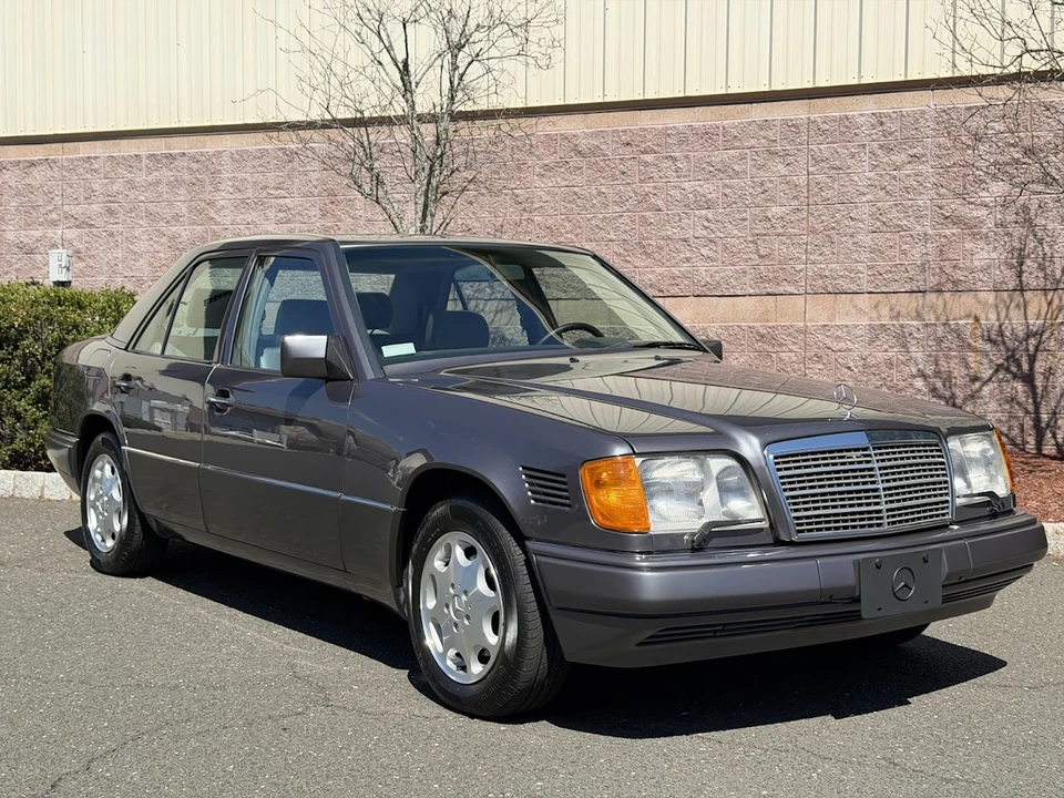 1995 Mercedes-Benz W124 E-Class - Image 9 of 31