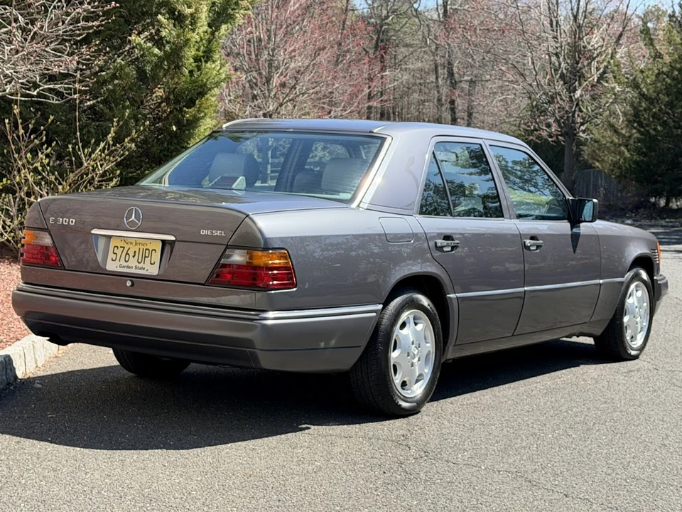 1995 Mercedes-Benz W124 E-Class - Image 17 of 31
