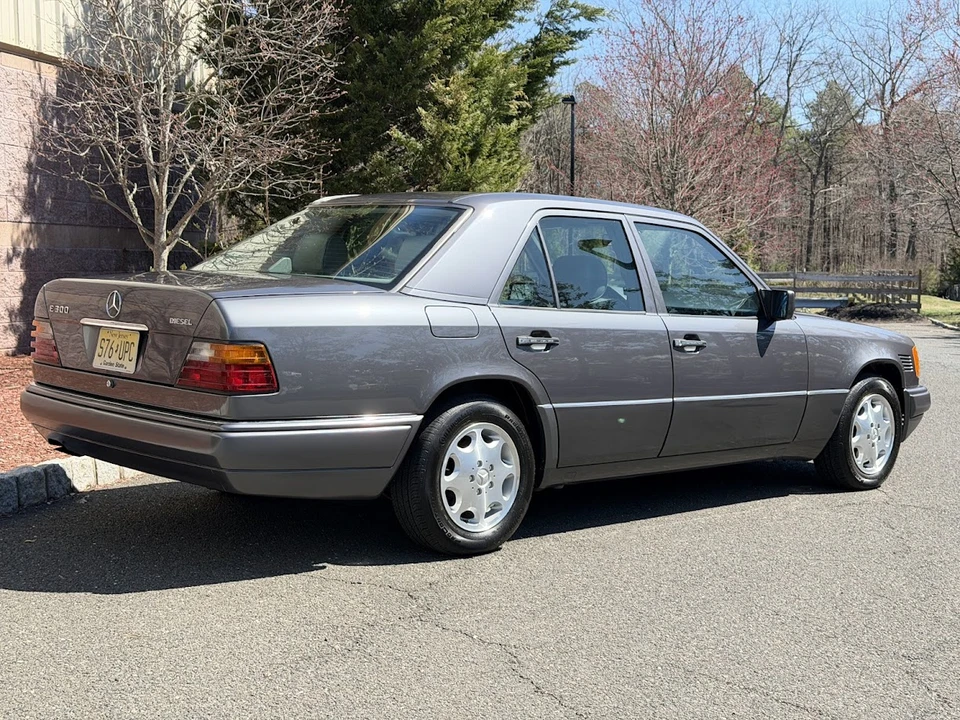 1995 Mercedes-Benz W124 E-Class - Image 16 of 31