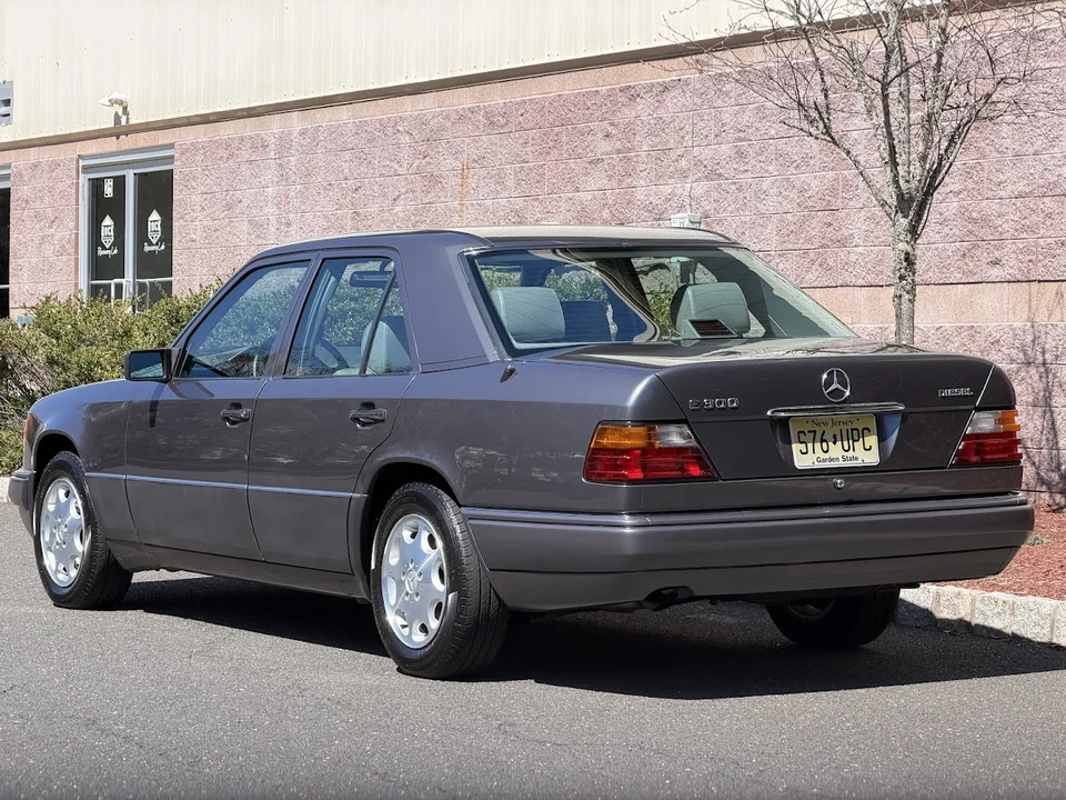 1995 Mercedes-Benz W124 E-Class - Image 22 of 31