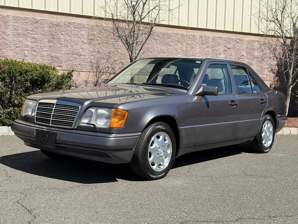 1995 Mercedes-Benz W124 E-Class - Image 3 of 31