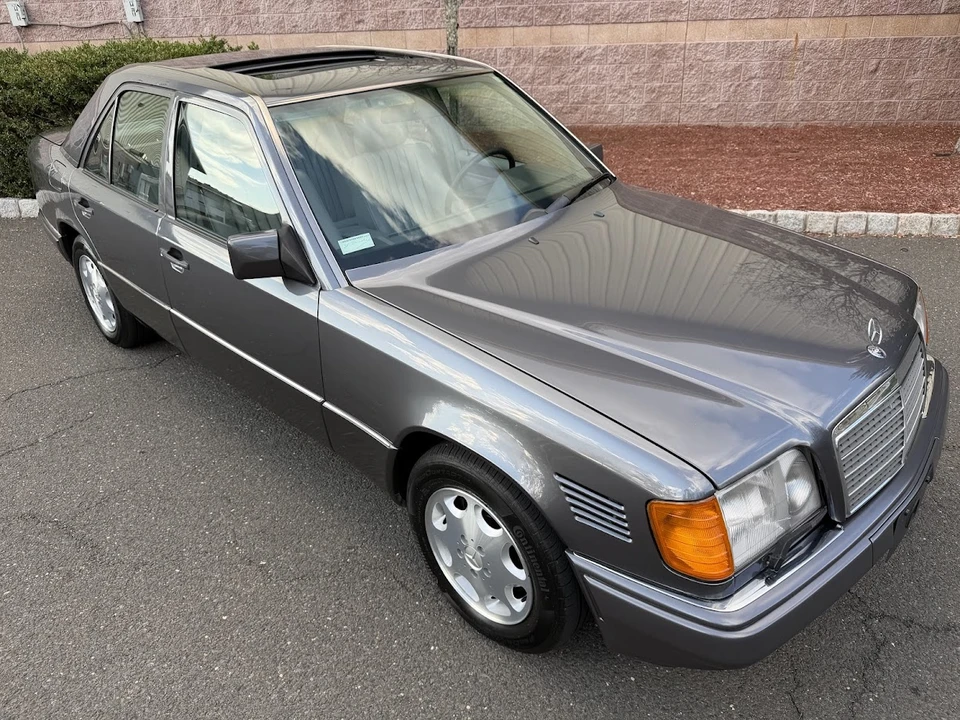 1995 Mercedes-Benz W124 E-Class - Image 29 of 31