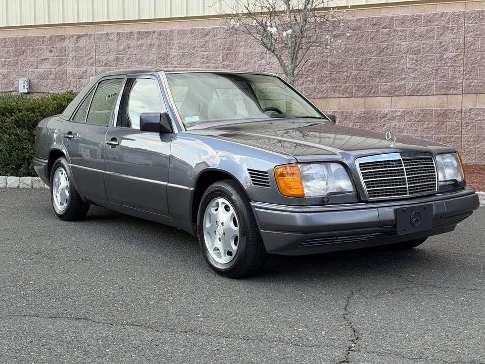 1995 Mercedes-Benz W124 E-Class - Image 12 of 31