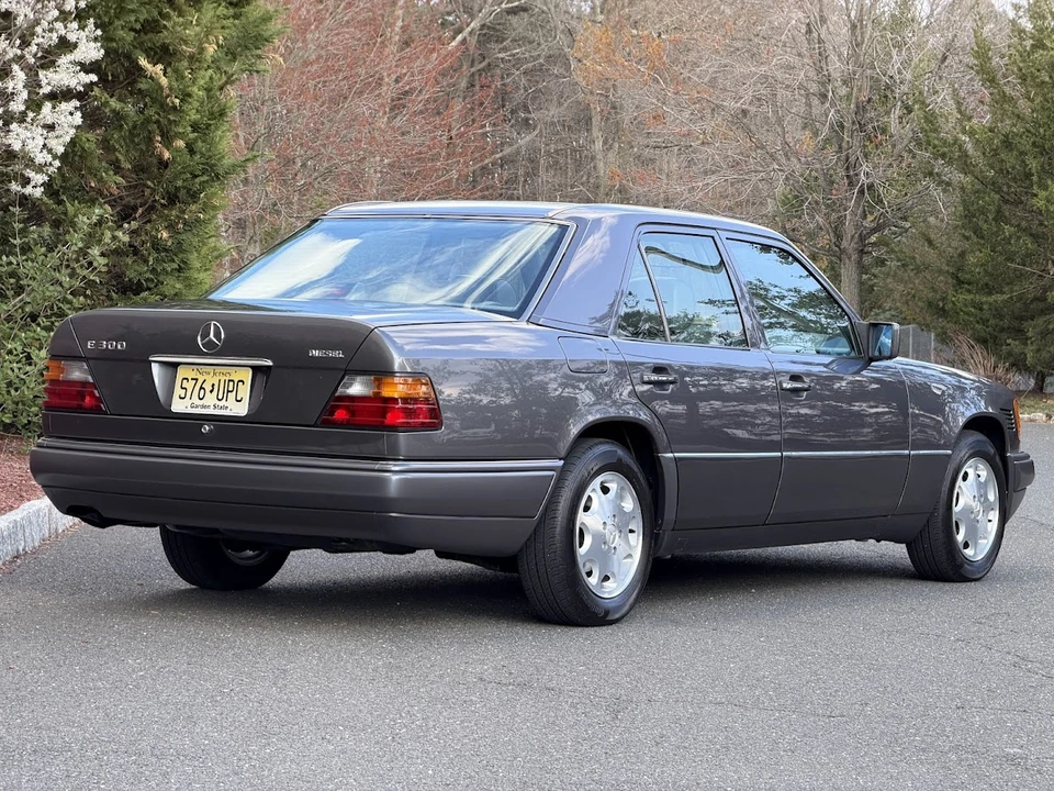 1995 Mercedes-Benz W124 E-Class - Image 18 of 31
