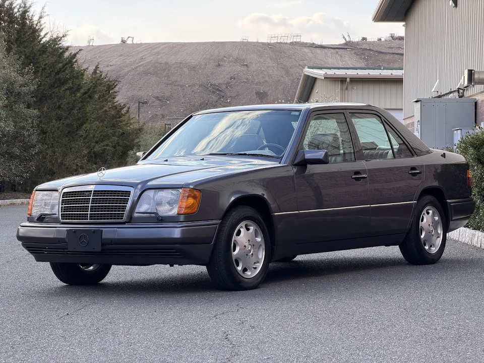 1995 Mercedes-Benz W124 E-Class - Image 2 of 31