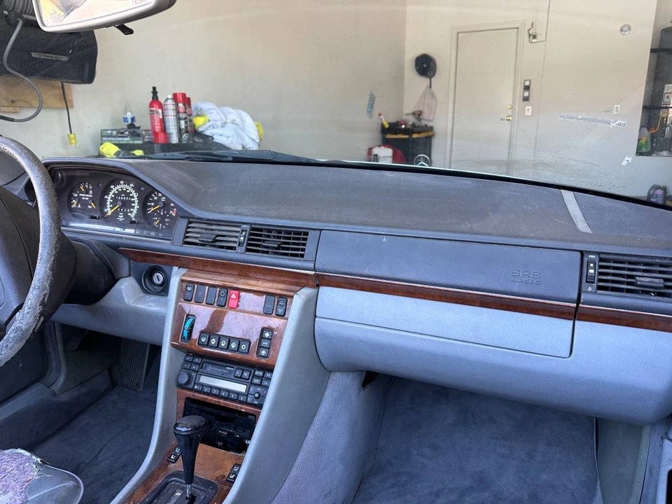 1995 Mercedes-Benz W124 E-Class - Image 10 of 12