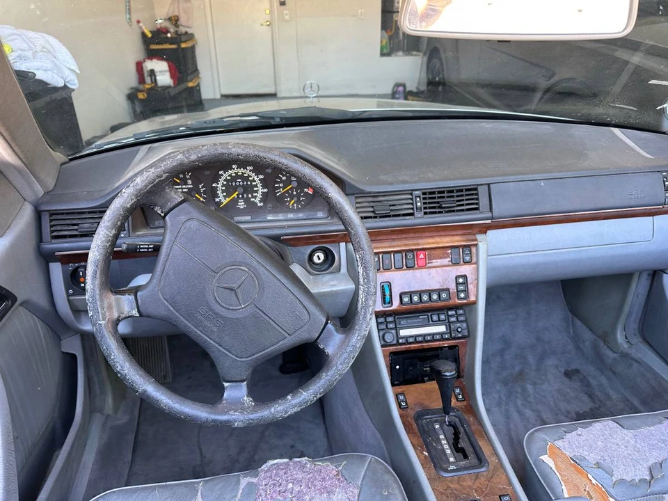 1995 Mercedes-Benz W124 E-Class - Image 9 of 12
