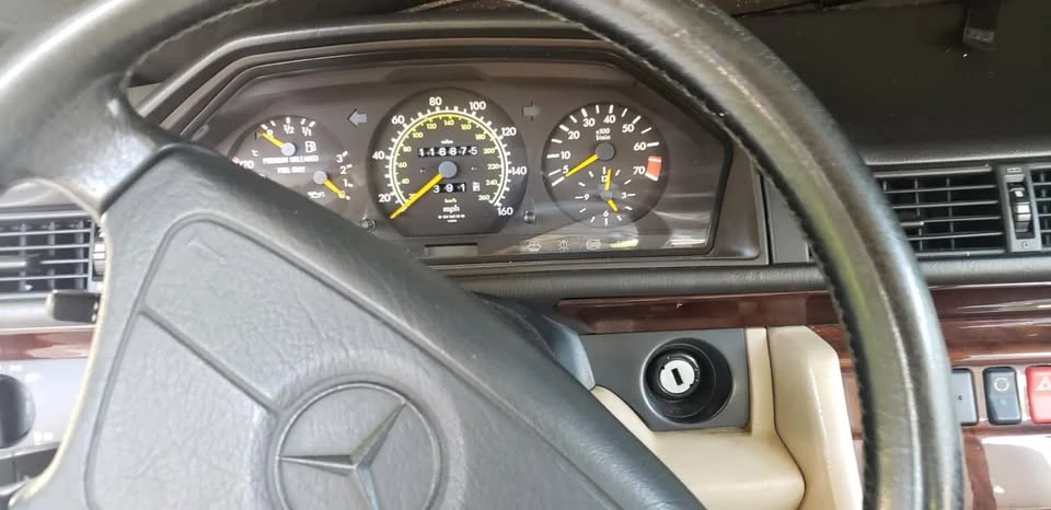 1995 Mercedes-Benz W124 E-Class - Image 9 of 14