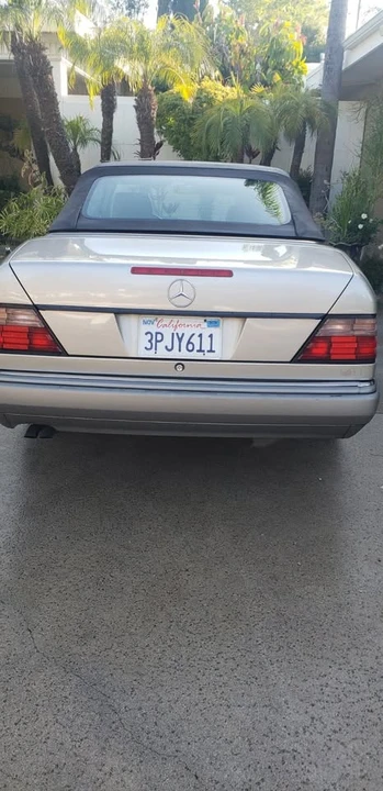 1995 Mercedes-Benz W124 E-Class - Image 2 of 14