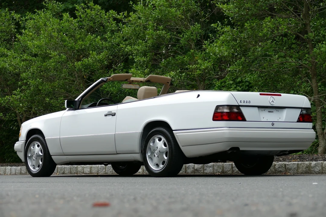 1995 Mercedes-Benz W124 E-Class - Image 8 of 31