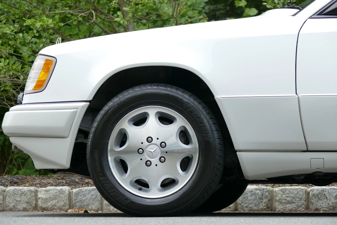 1995 Mercedes-Benz W124 E-Class - Image 30 of 31