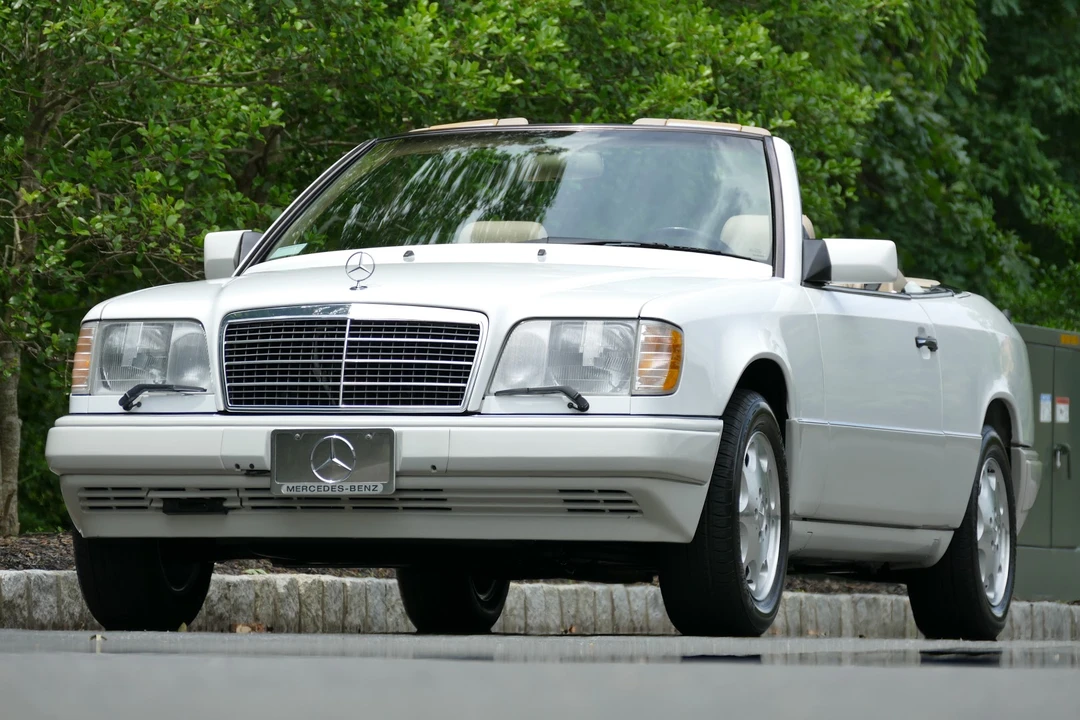 1995 Mercedes-Benz W124 E-Class - Image 2 of 31