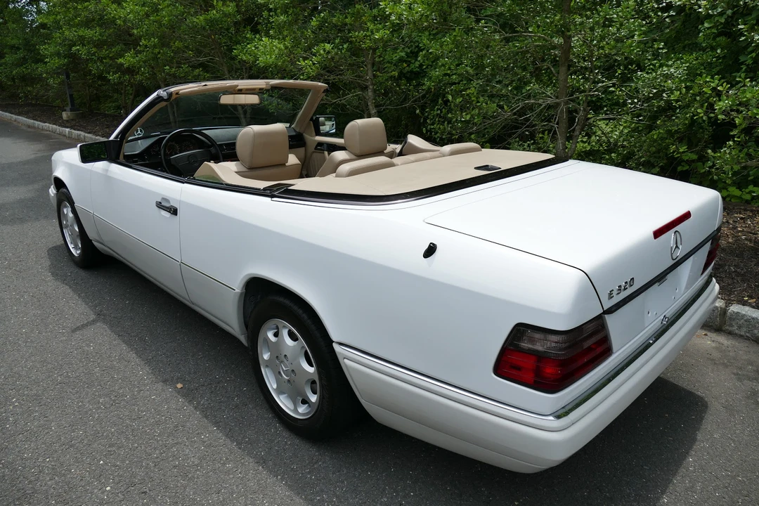1995 Mercedes-Benz W124 E-Class - Image 9 of 31