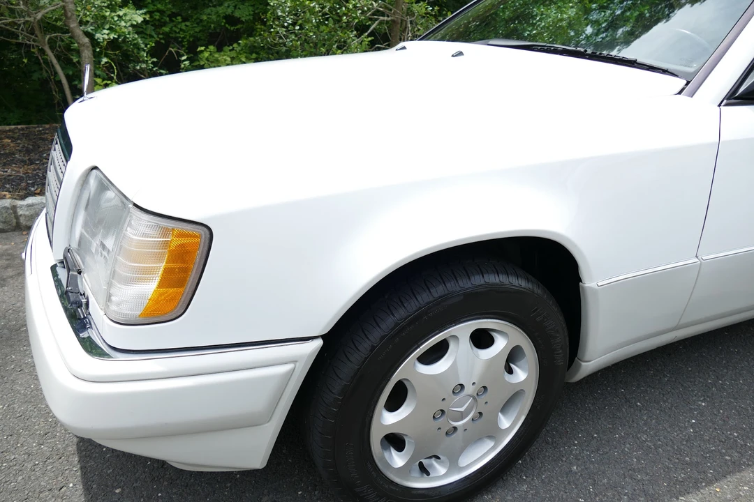 1995 Mercedes-Benz W124 E-Class - Image 29 of 31