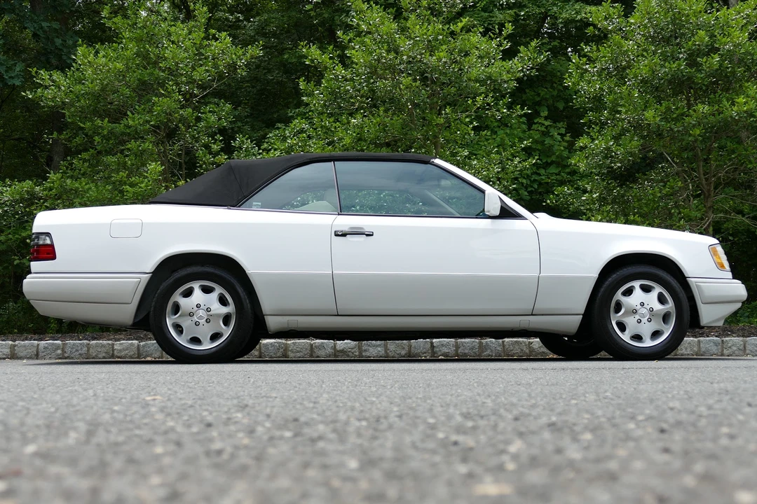 1995 Mercedes-Benz W124 E-Class - Image 24 of 31