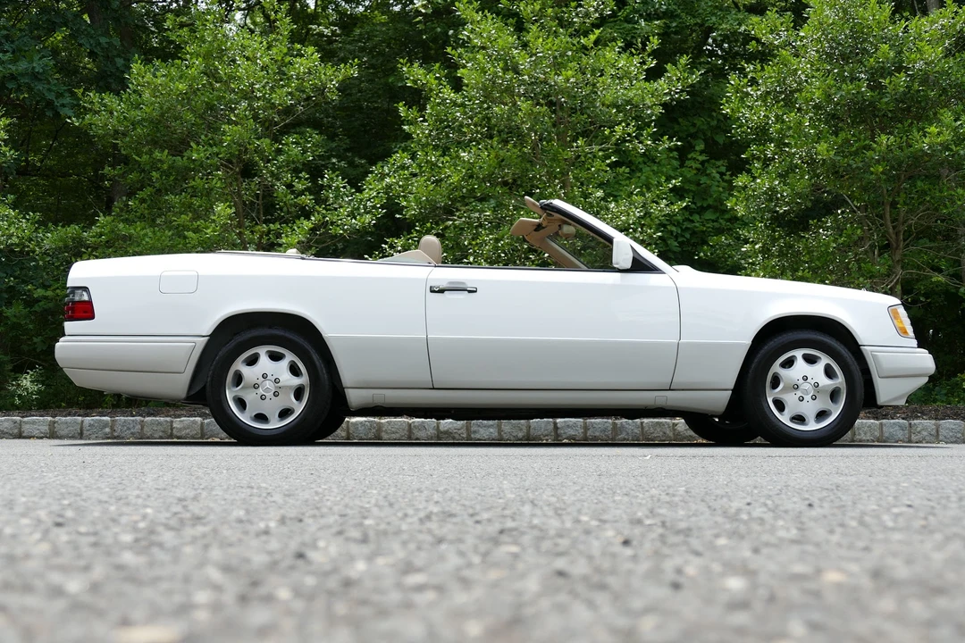 1995 Mercedes-Benz W124 E-Class - Image 14 of 31