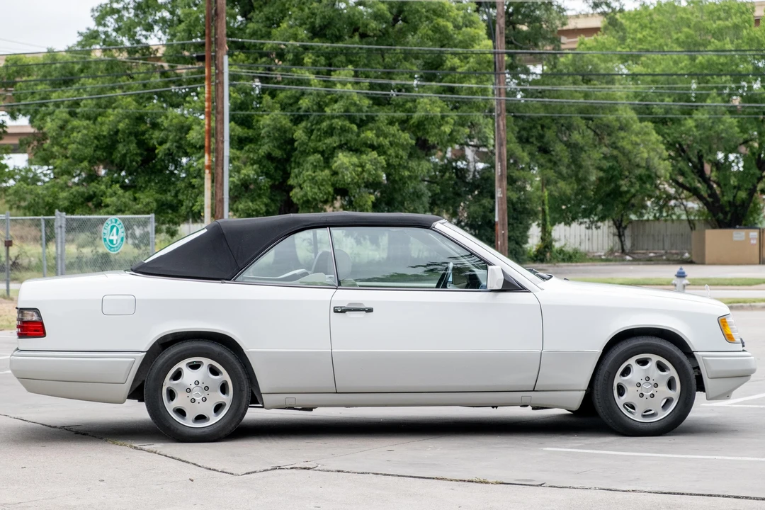 1995 Mercedes-Benz W124 E-Class - Image 3 of 31
