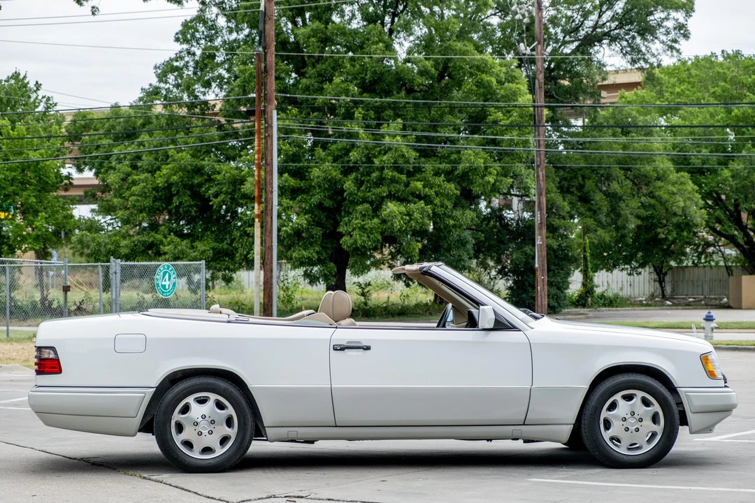 1995 Mercedes-Benz W124 E-Class - Image 9 of 31