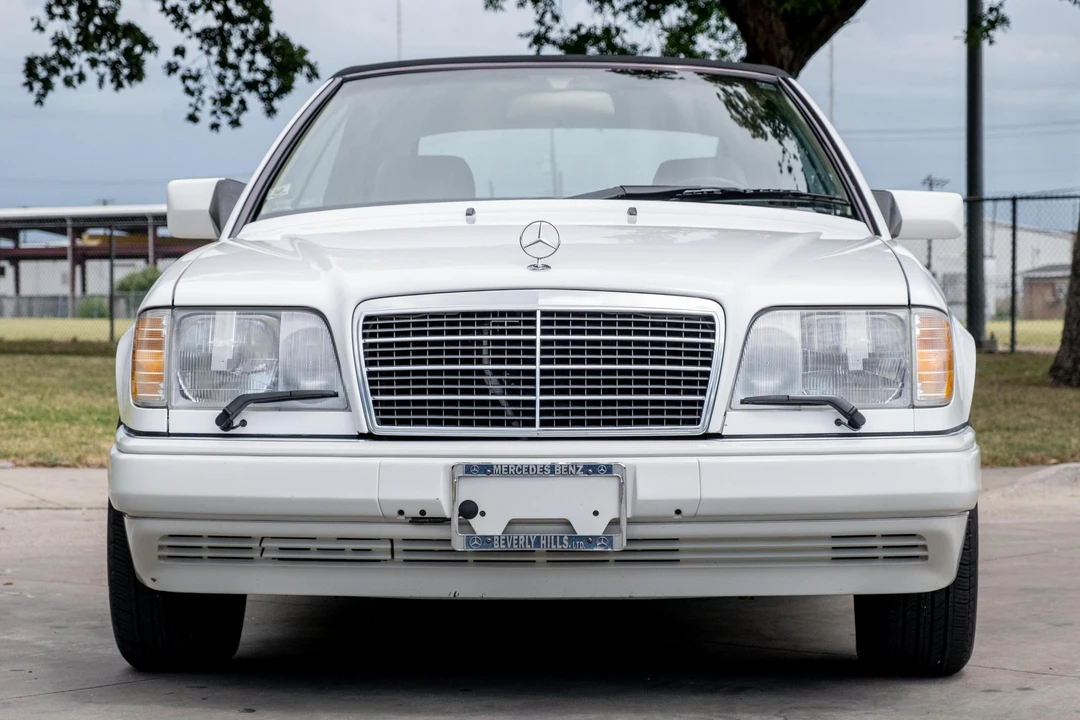 1995 Mercedes-Benz W124 E-Class - Image 2 of 31