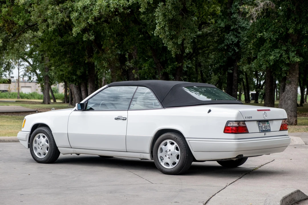 1995 Mercedes-Benz W124 E-Class - Image 13 of 31