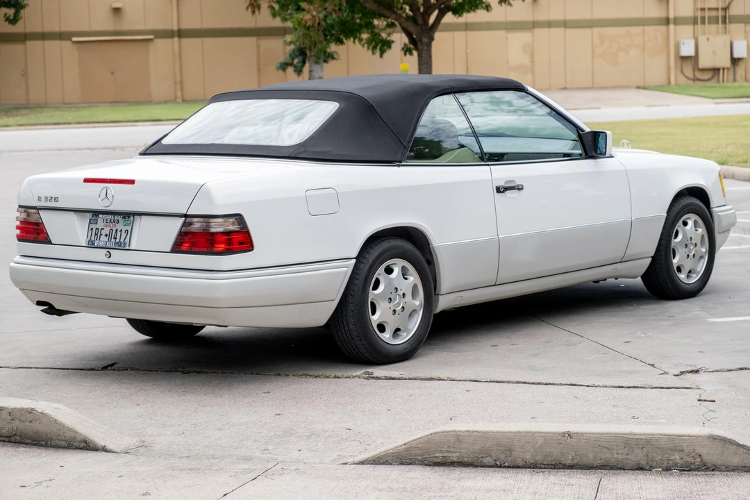 1995 Mercedes-Benz W124 E-Class - Image 15 of 31