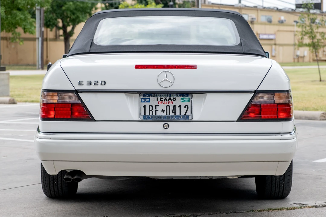 1995 Mercedes-Benz W124 E-Class - Image 14 of 31
