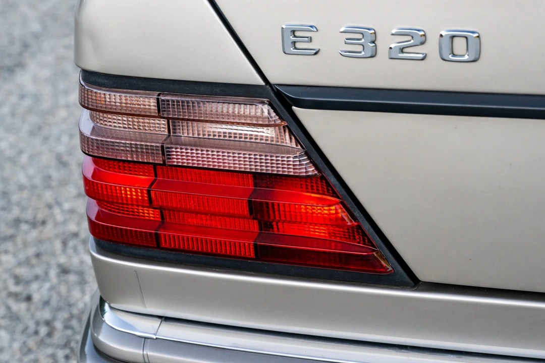 1995 Mercedes-Benz W124 E-Class - Image 25 of 31