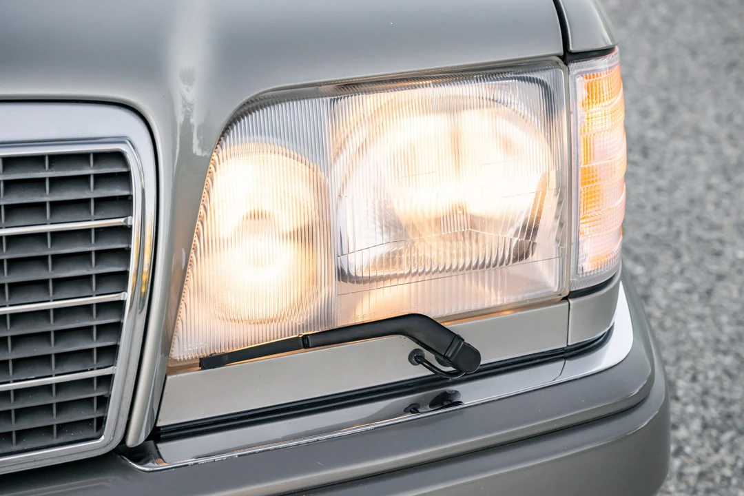 1995 Mercedes-Benz W124 E-Class - Image 20 of 31