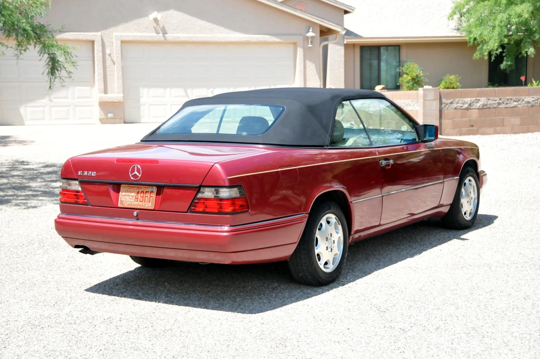 1995 Mercedes-Benz W124 E-Class - Image 10 of 31