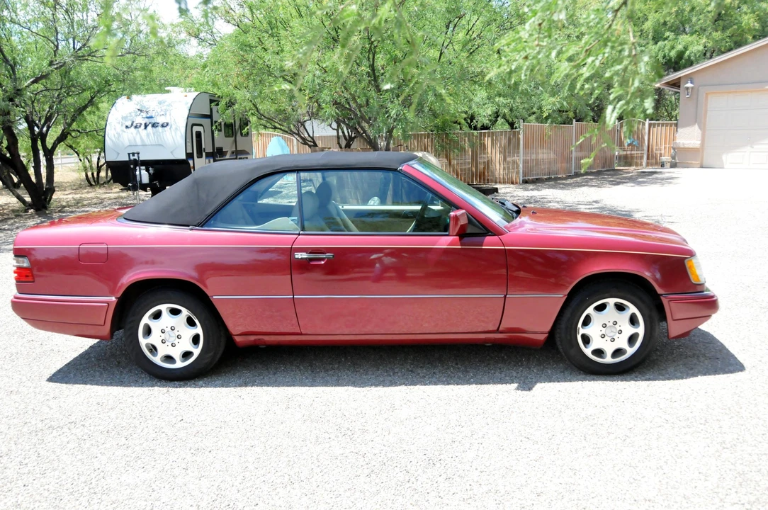 1995 Mercedes-Benz W124 E-Class - Image 13 of 31