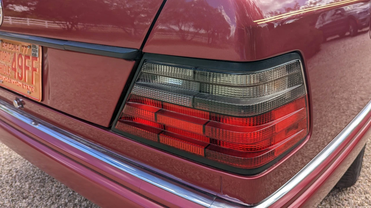 1995 Mercedes-Benz W124 E-Class - Image 31 of 31