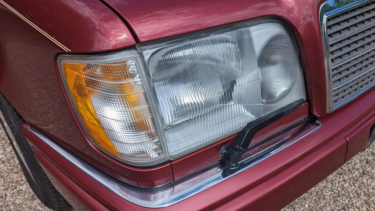 1995 Mercedes-Benz W124 E-Class - Image 29 of 31