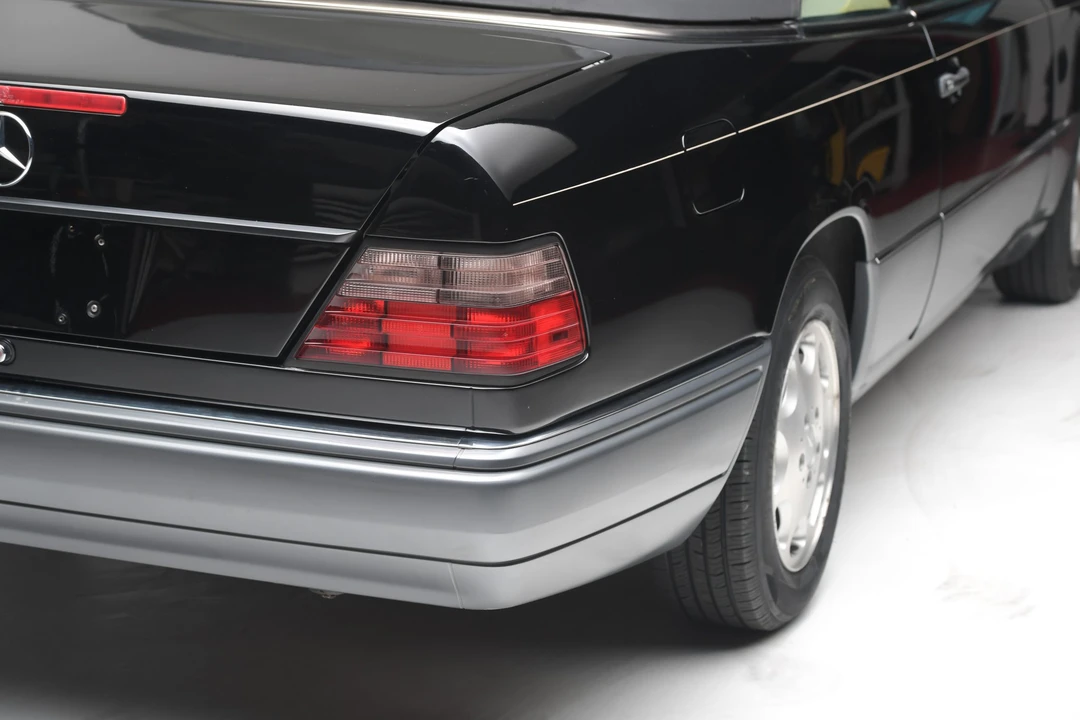 1995 Mercedes-Benz W124 E-Class - Image 18 of 31