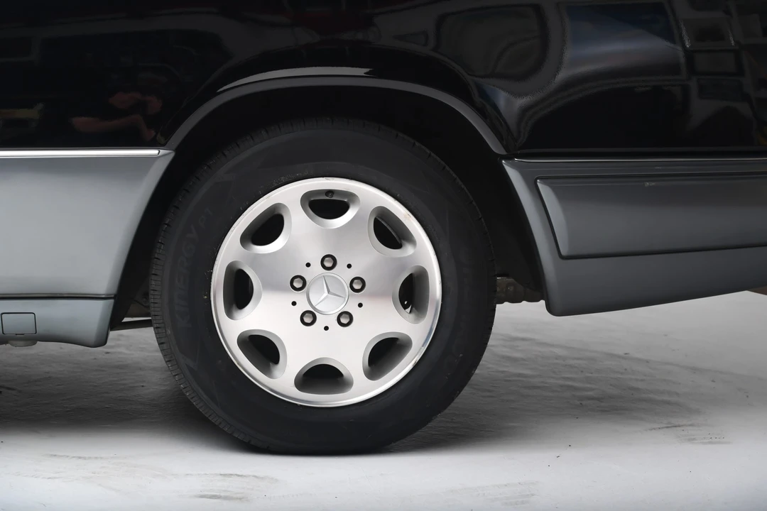 1995 Mercedes-Benz W124 E-Class - Image 30 of 31