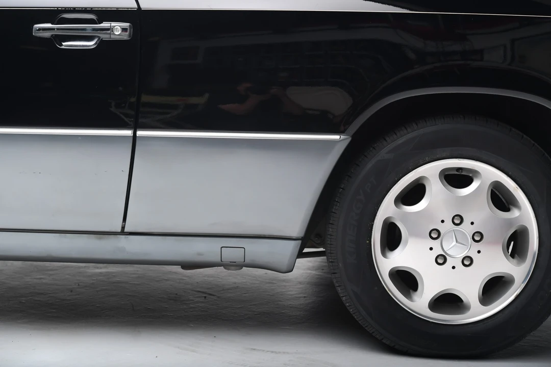 1995 Mercedes-Benz W124 E-Class - Image 14 of 31