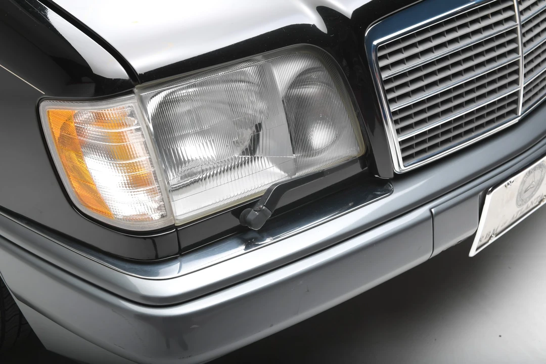 1995 Mercedes-Benz W124 E-Class - Image 10 of 31