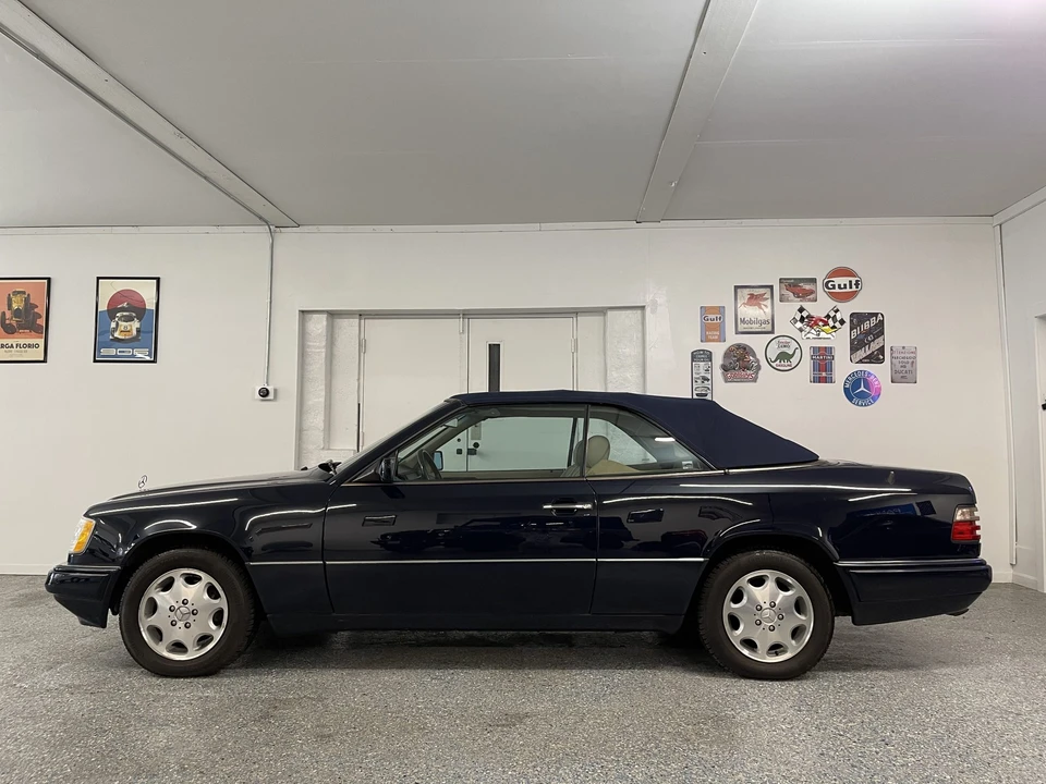 1995 Mercedes-Benz W124 E-Class - Image 2 of 31
