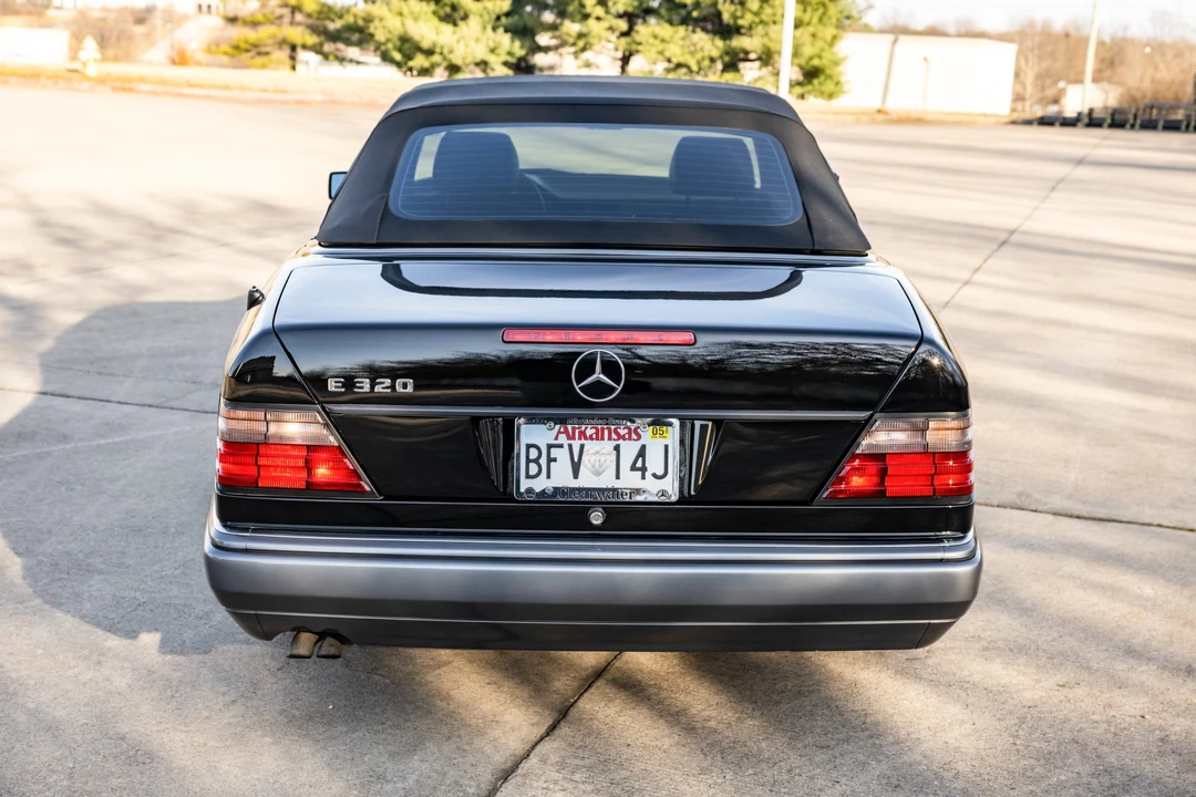1995 Mercedes-Benz W124 E-Class - Image 13 of 31