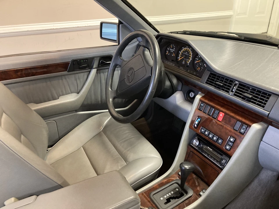 1995 Mercedes-Benz W124 E-Class - Image 27 of 31