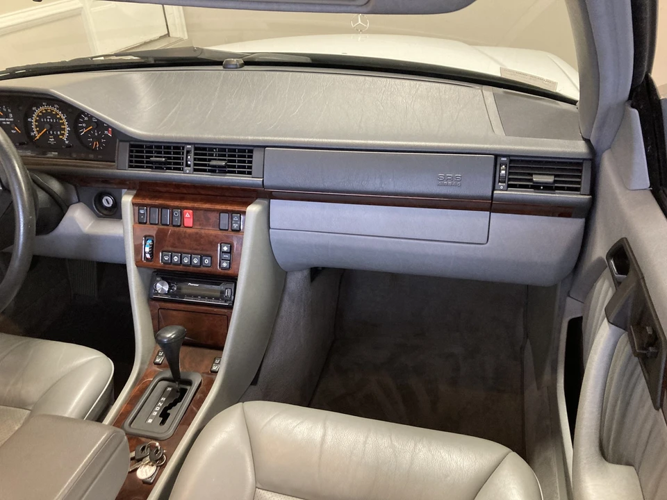 1995 Mercedes-Benz W124 E-Class - Image 28 of 31