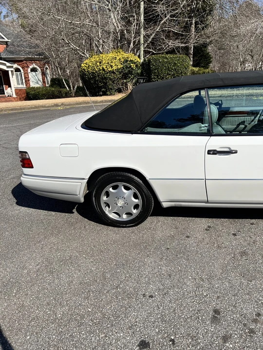 1995 Mercedes-Benz W124 E-Class - Image 17 of 31