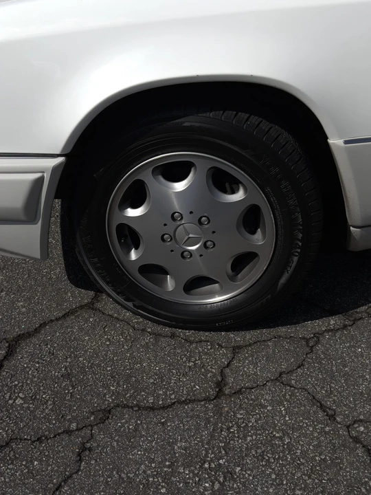 1995 Mercedes-Benz W124 E-Class - Image 22 of 31