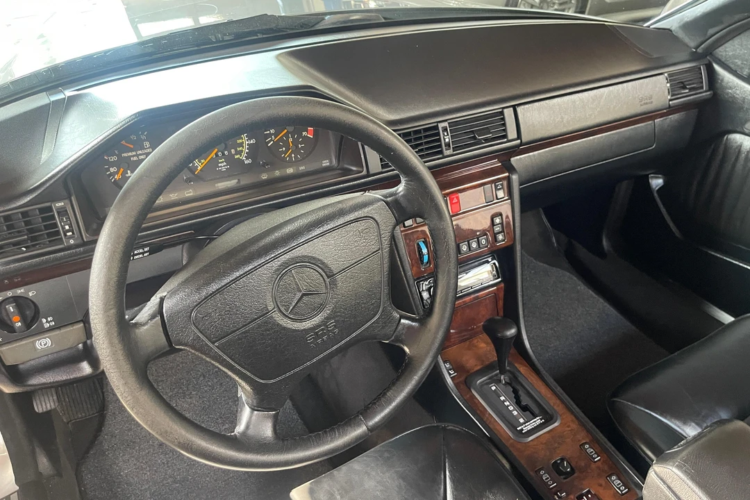 1995 Mercedes-Benz W124 E-Class - Image 31 of 31