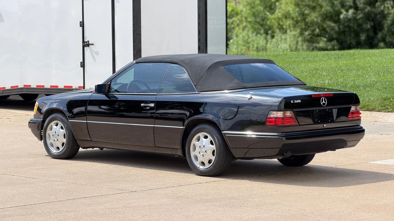 1995 Mercedes-Benz W124 E-Class - Image 11 of 31